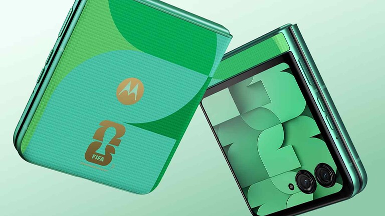 Motorola al CES 2026 mostra Razr Fold per produttività e Razr 60 FIFA Edition come oggetto di design e collezione.