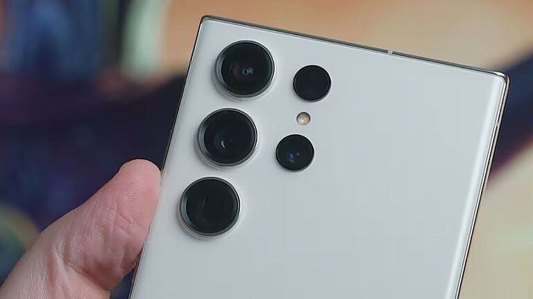 Samsung rilascia un aggiornamento per la fotocamera in attesa dei Galaxy S26
