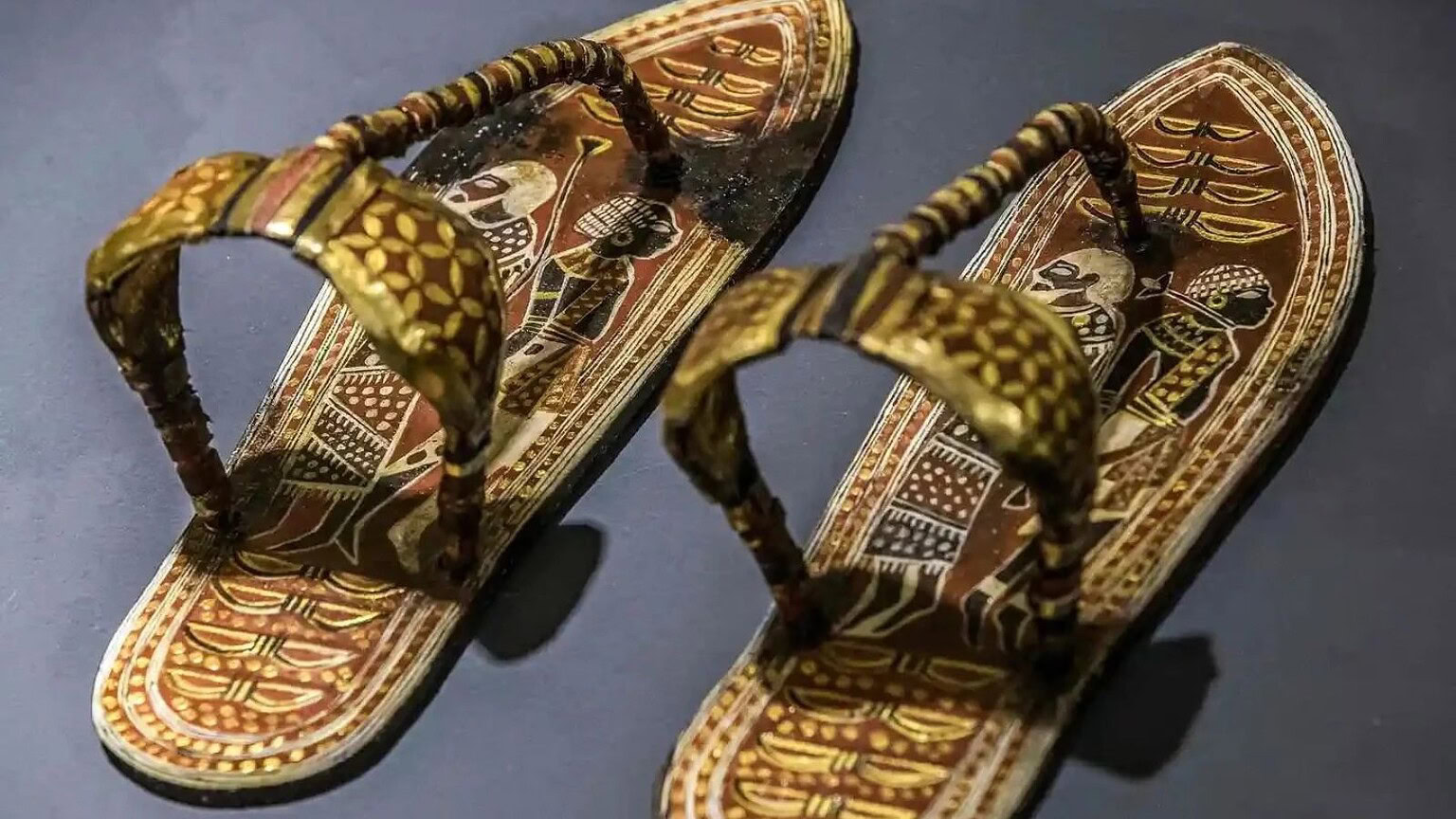 Sandali di Tutankhamon: i segreti del tesoro che svelano potere e simbolismo
