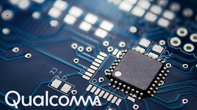Qualcomm: trimestre in positivo ma la crisi dei chip resta una minaccia