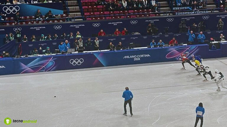 Short track curling