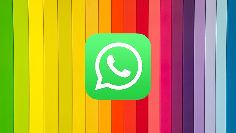 WhatsApp si trasforma con i colori