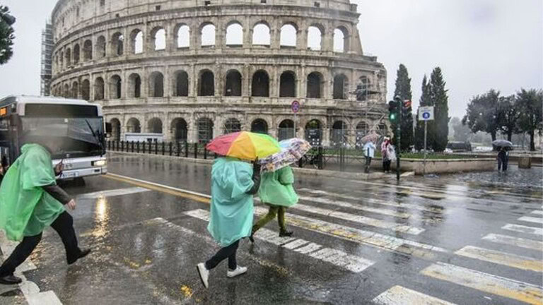 Piogge continue e danni in Italia: c'è una spiegazione scientifica