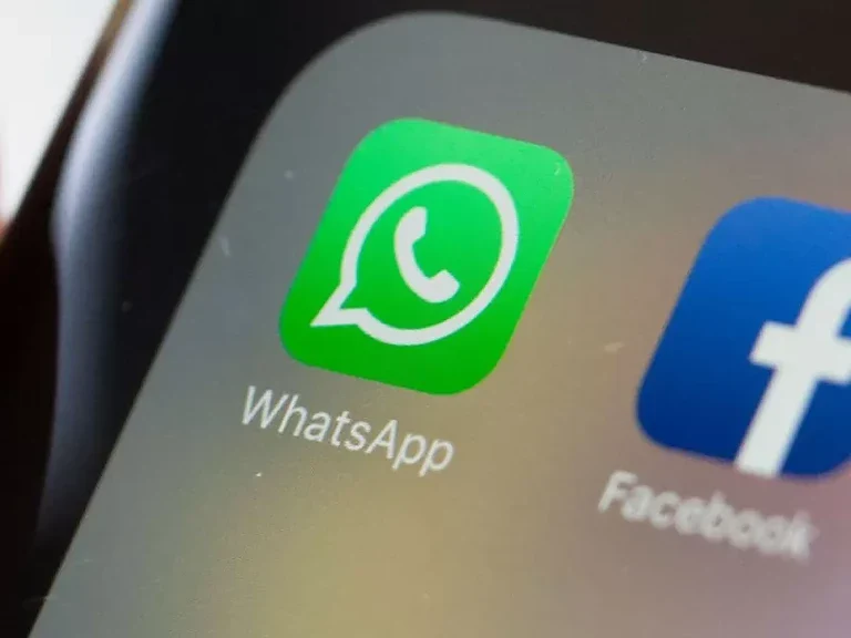 WhatsApp abbonamento da E al mese addio pubblicita temi e sticker esclusivi cosa cambia