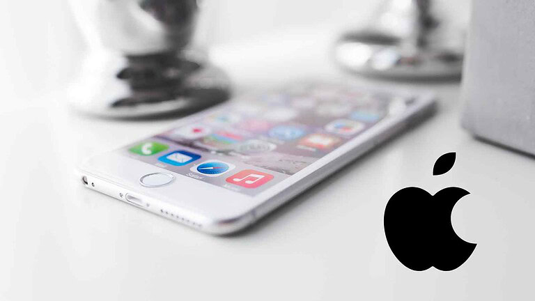iPhone 17e potrebbe arrivare a febbraio con chip A19, fotocamera 48 MP, MagSafe e design aggiornato tra notch e Dynamic Island.