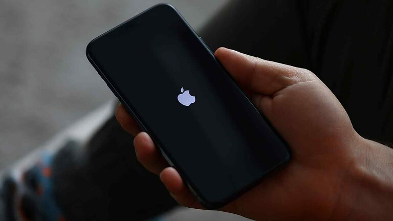 I prossimi iPhone 18 Pro potrebbero avere selfie da 24 MP, sensore posteriore a apertura variabile e una Dynamic Island più compatta.