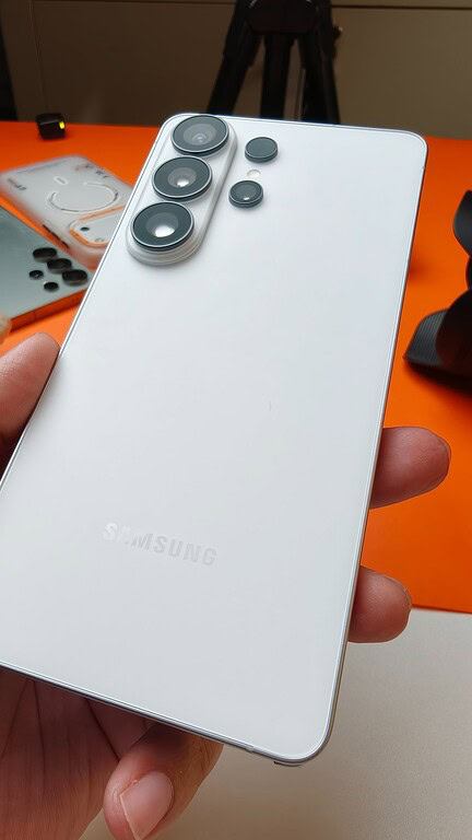 Samsung Galaxy S26 Ultra immagini reali