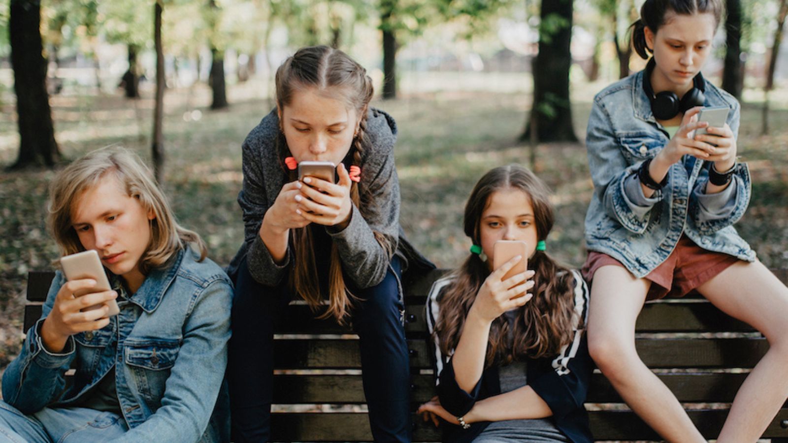 Smartphone e adolescenti: l'allarme degli psicologi italiani è serio