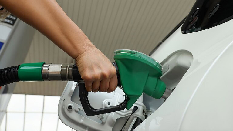 Prezzo carburante in salita: gli aumenti annullano subito il taglio delle accise