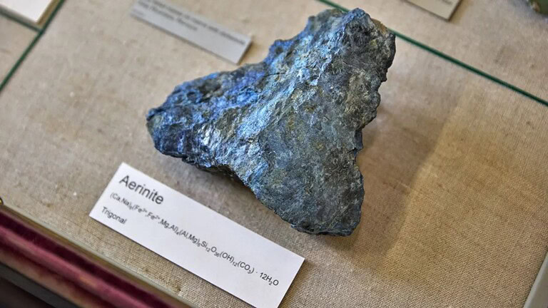Londra, torna la pietra che cambia colore: il mistero del minerale è ancora intatto