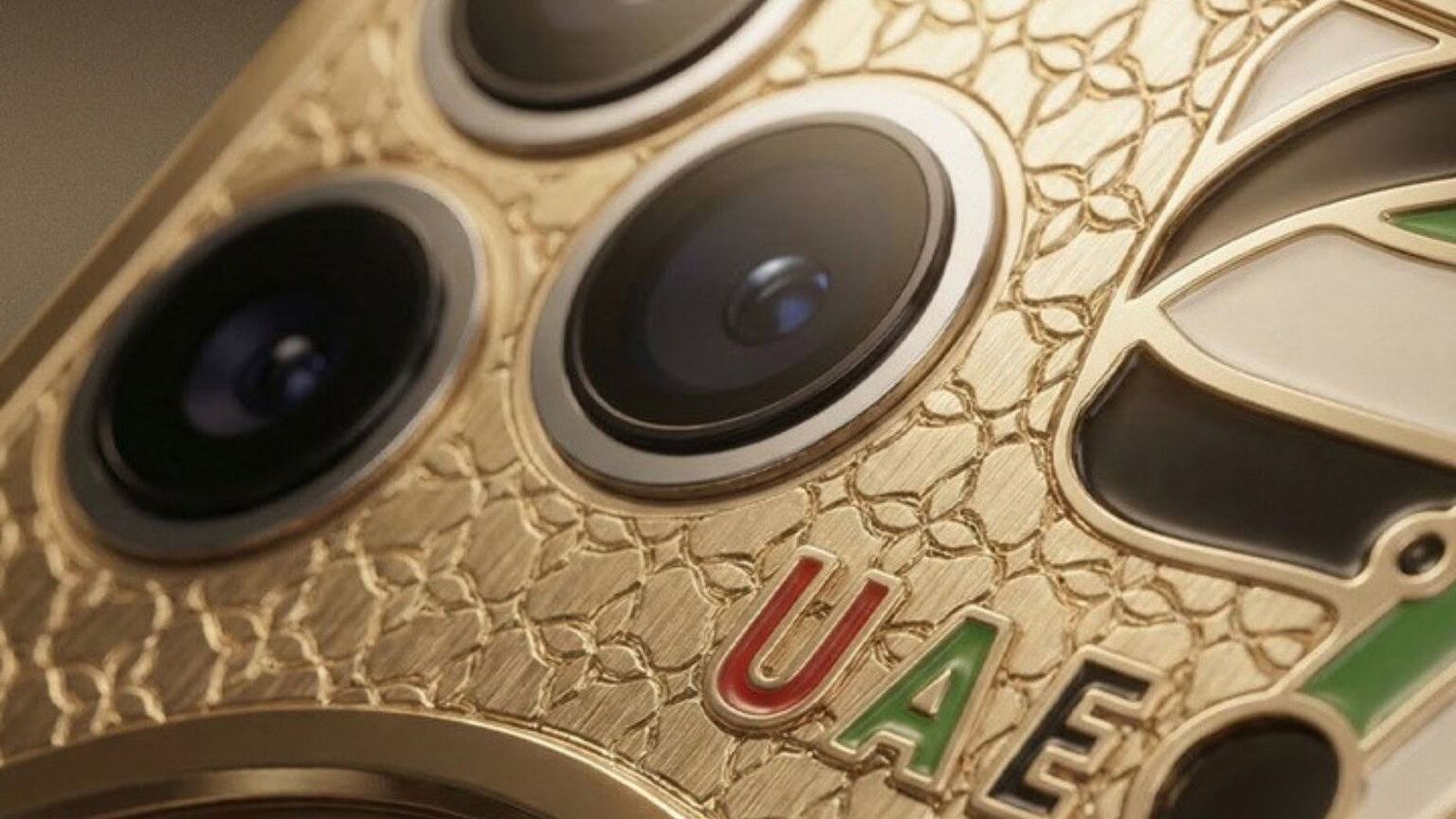 iPhone 17 Pro in oro 24 carati: Caviar lancia la collezione Spirit of UAE