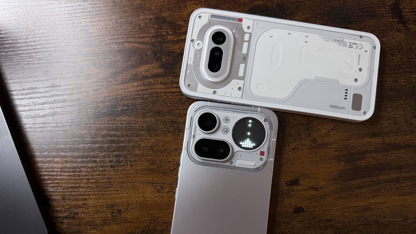 Nothing Phone (4a) Pro vs Phone (4a) Nothing Phone (4a) Pro vs Phone (4a)