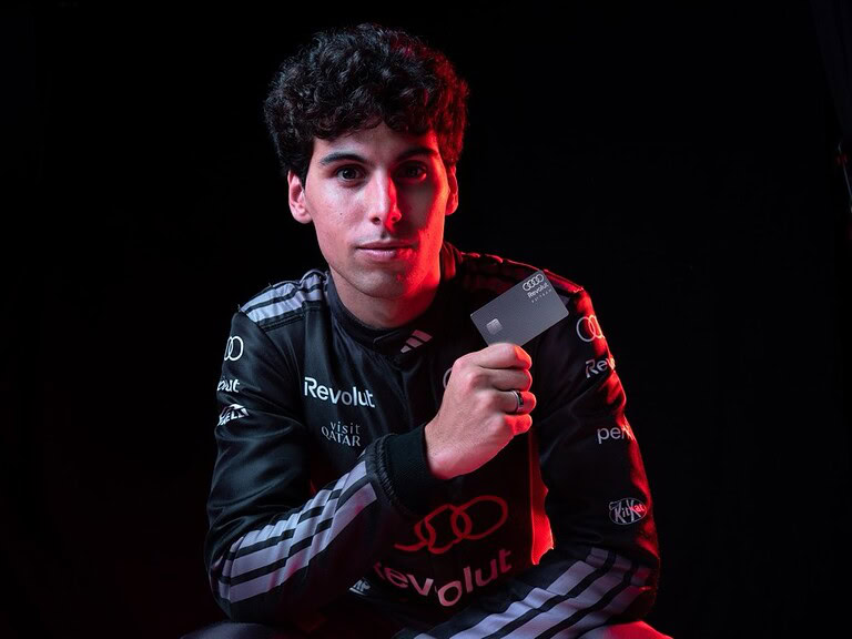 Audi e Revolut: la carta in titanio celebra il debutto in Formula 1