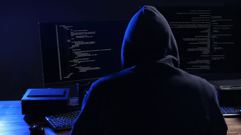 Hacker ruba il sito di una ditta e truffa i clienti: spariti migliaia di euro