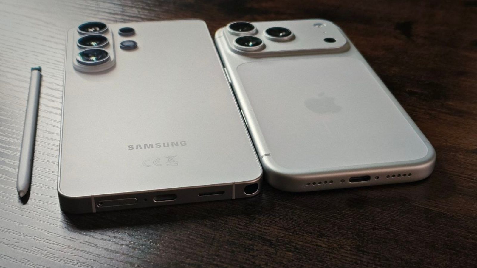 Samsung Galaxy S26 Ultra vs iPhone 17 Pro Samsung Galaxy S26 Ultra vs iPhone 17 Pro