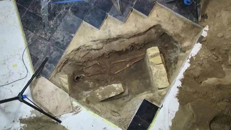 Maastricht, ossa trovate sotto una chiesa: sarebbero di D'Artagnan | FOTO
