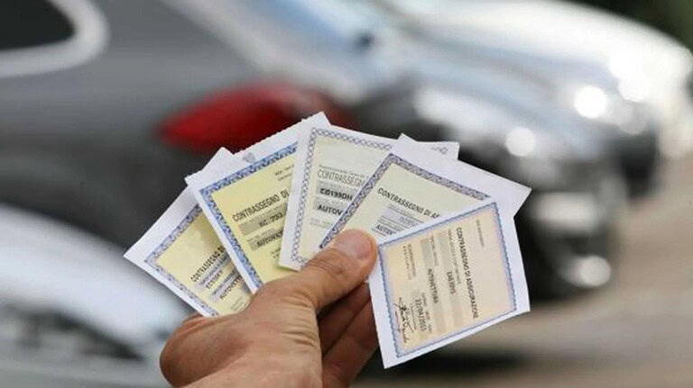 Auto senza assicurazione: sono 3 milioni in Italia, Salvini vuole le telecamere