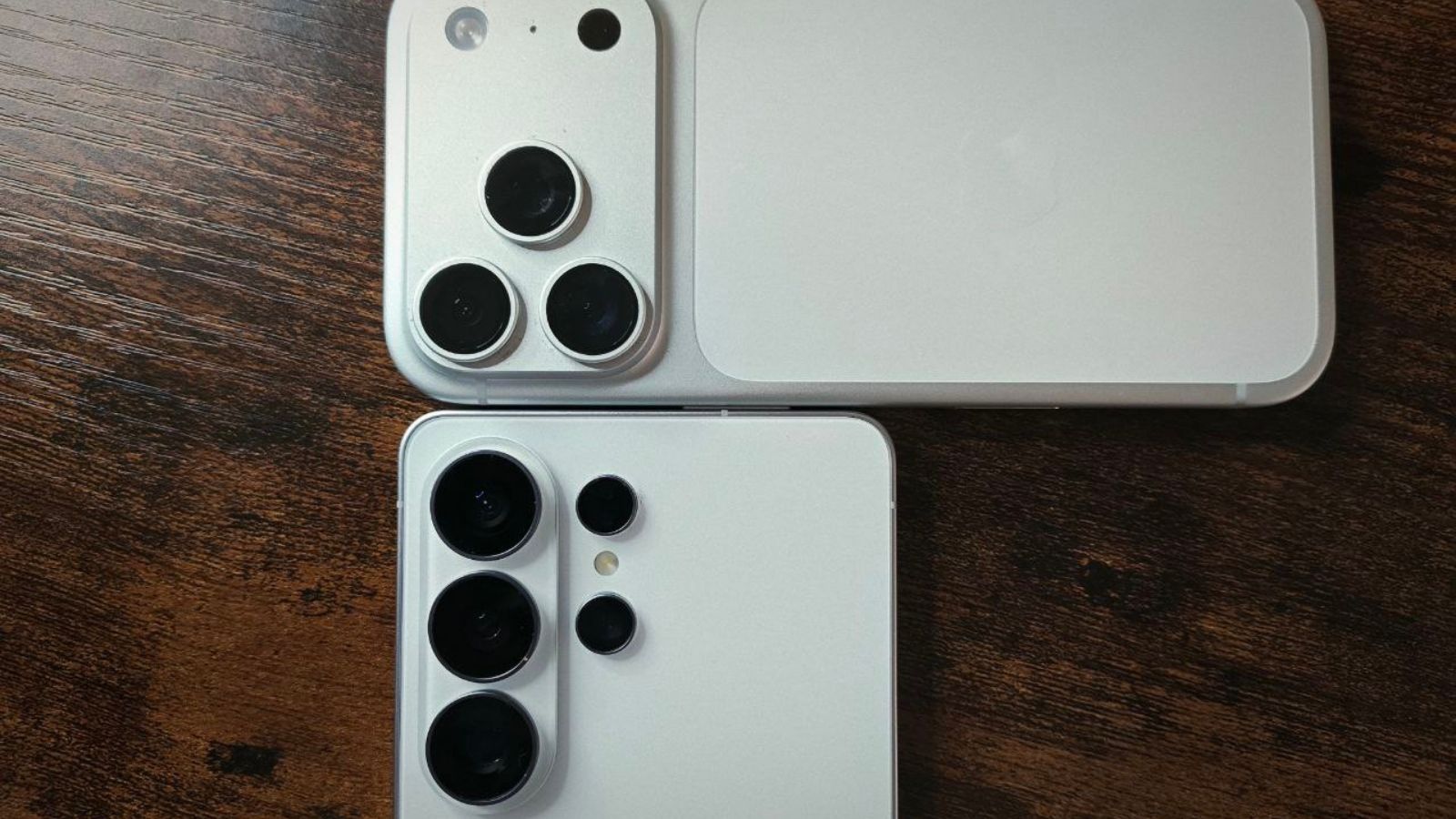 Samsung Galaxy S26 Ultra vs iPhone 17 Pro