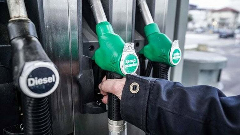 Benzina e diesel: in questa regione si pagano 34 centesimi al litro in meno