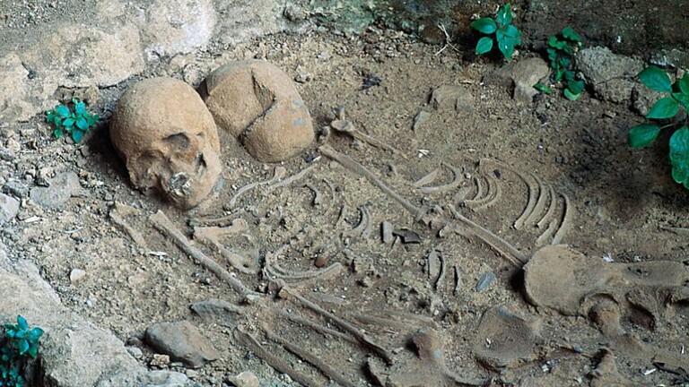 Corpi abbracciati per 12 mila anni: in Calabria una scoperta incredibile