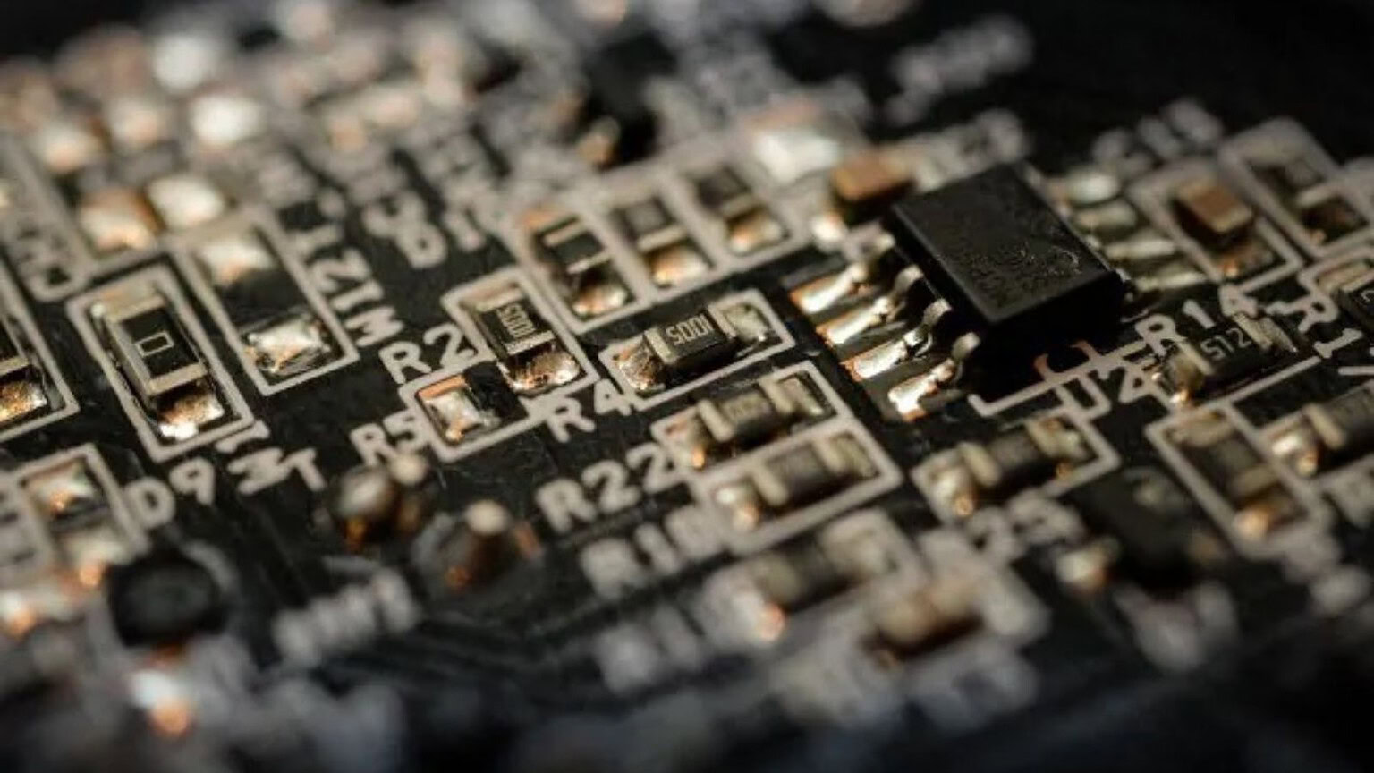 RAM DDR4 e DDR5, prezzi alle stelle: la colpa è dell'intelligenza artificiale