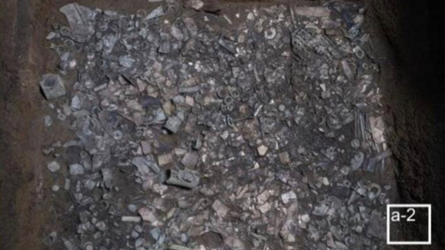 Ascia dell'Età del Bronzo in ferro meteorico ritrovata in Cina: scoperta straordinaria