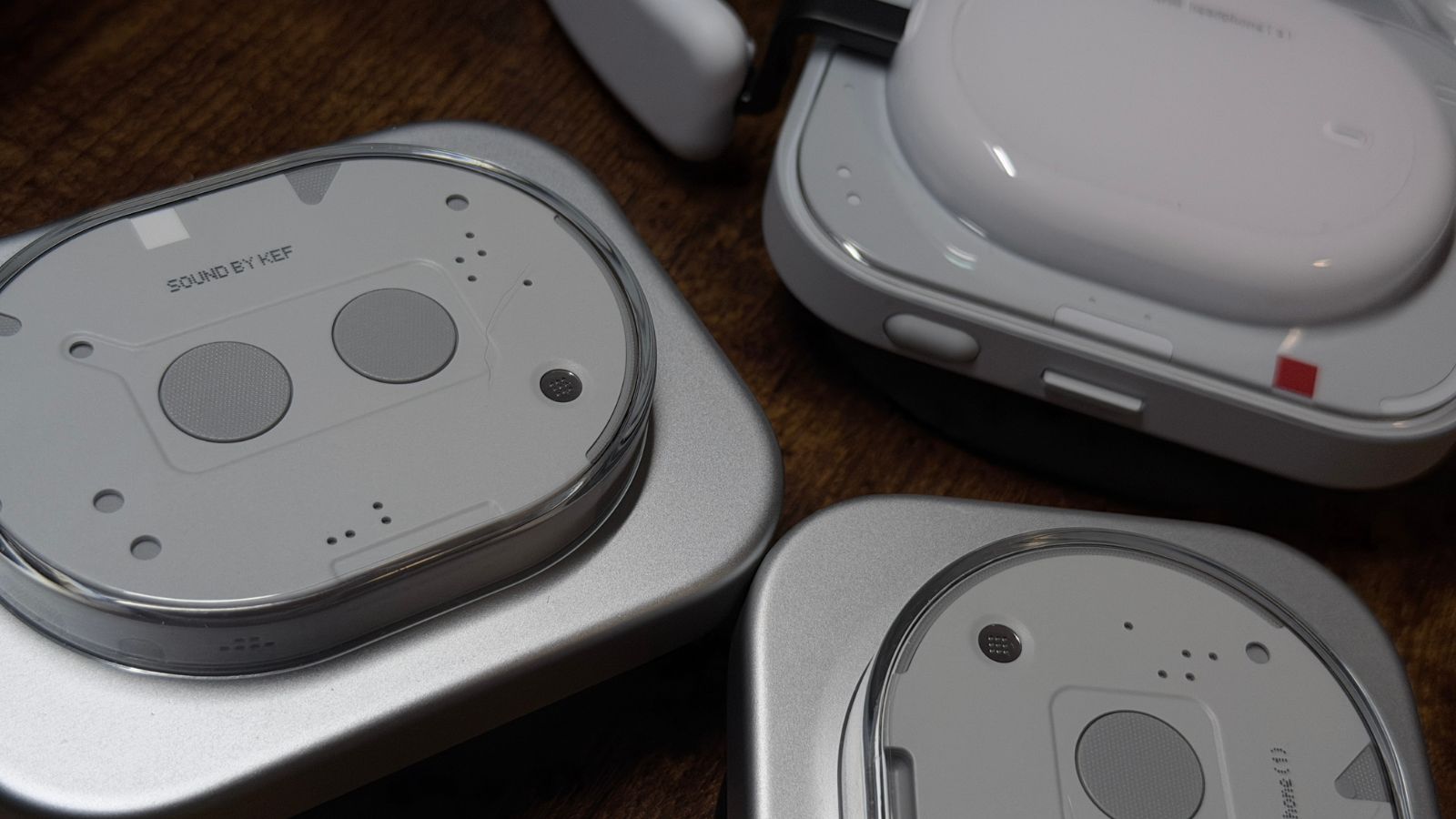 Nothing Headphone (a) vs Nothing Headphone (1)