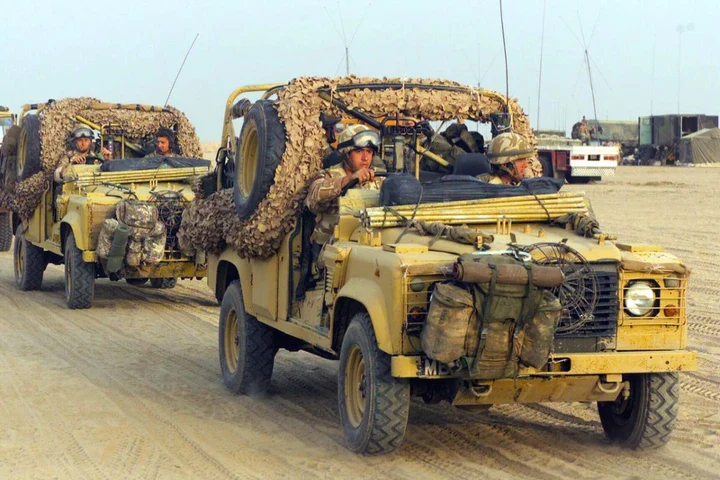 Land-Rover-Defender-Esercito