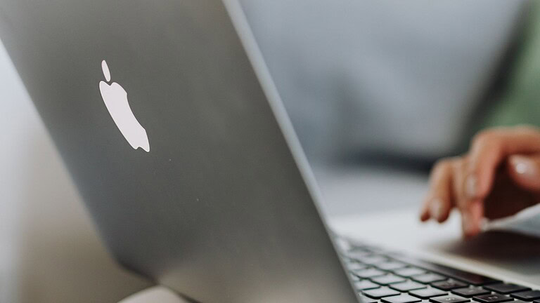 MacBook Neo Parallels