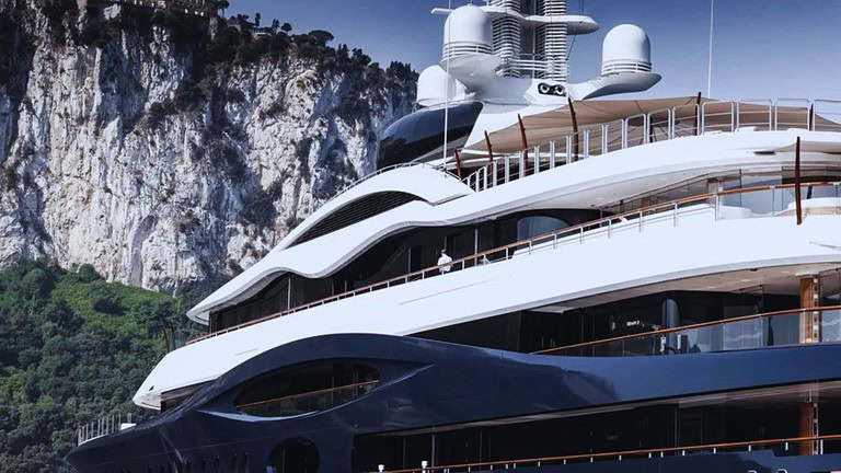 Zuckerberg yacht carburante