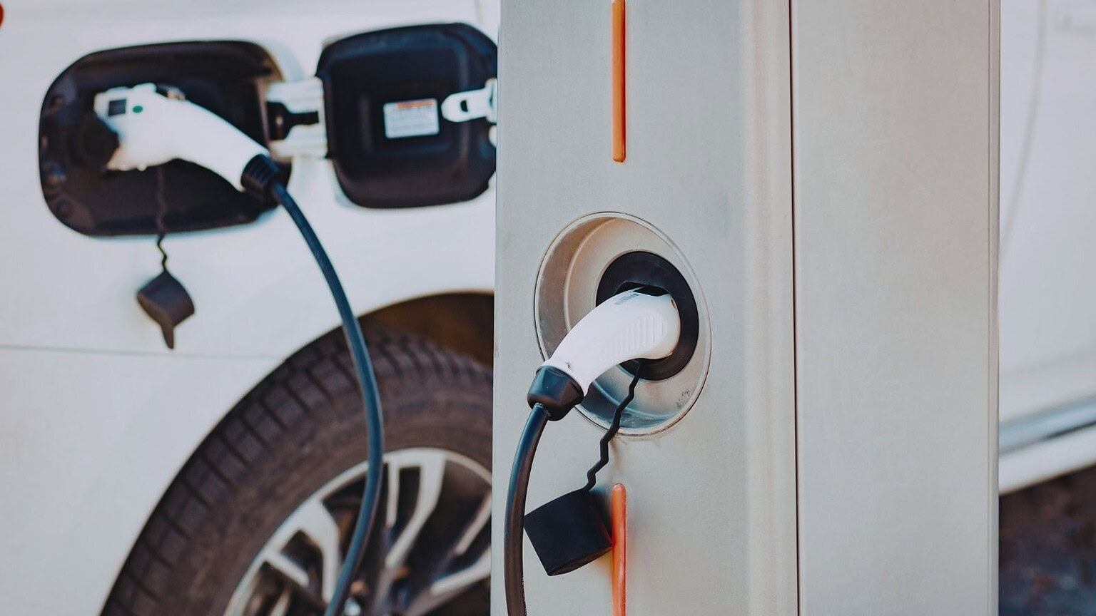 auto elettriche ricarica