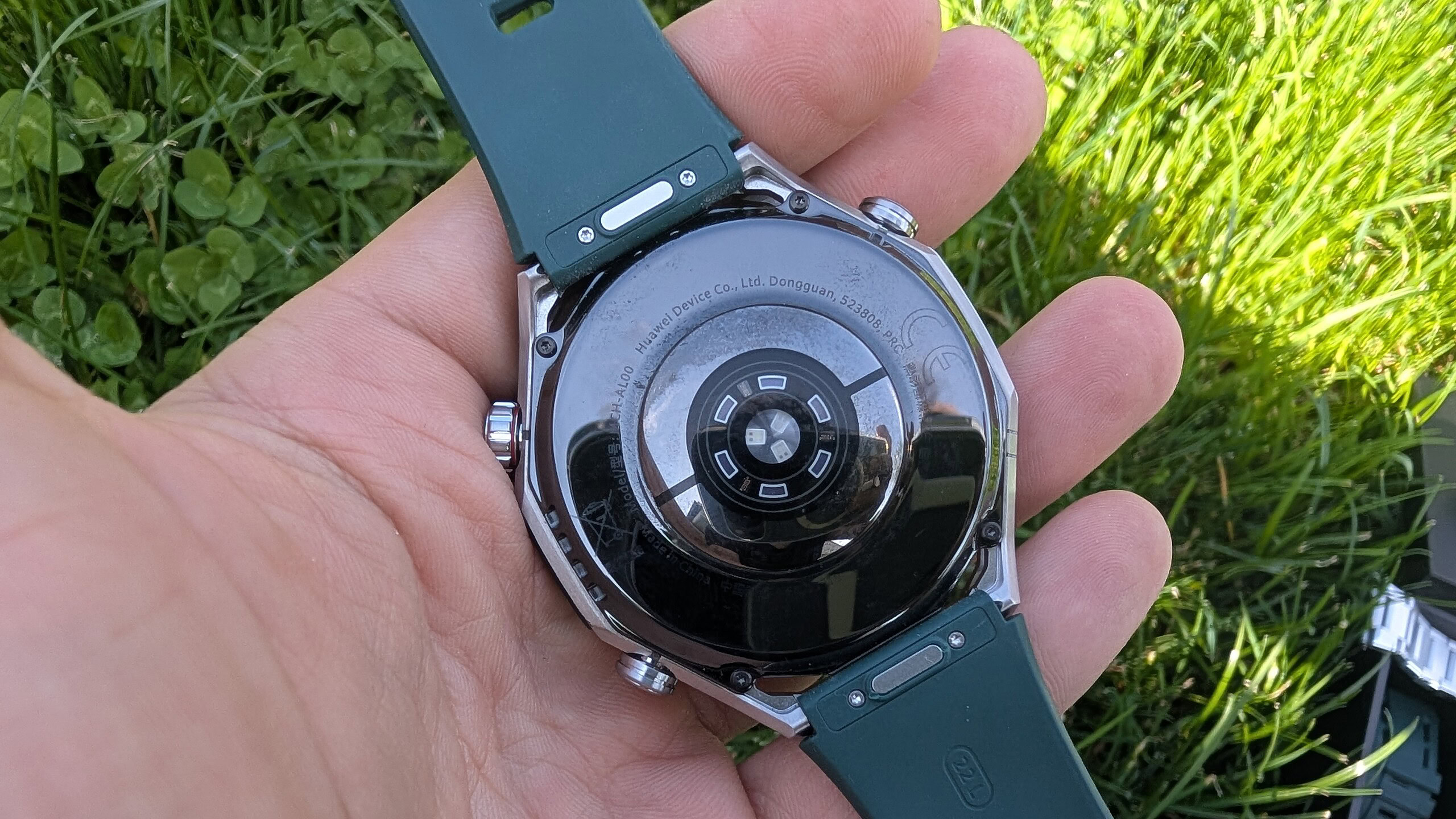 Huawei Watch Ultimate 2 Green Edition_3