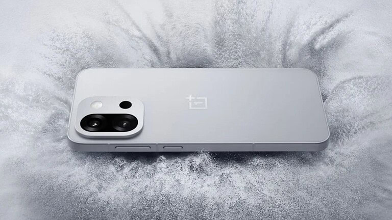 OnePlus 15T dal vivo: le foto trapelate svelano un design sorprendente