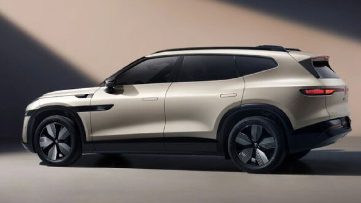 Volkswagen ID. Unyx 08: il SUV elettrico che costa la metà della ID.4