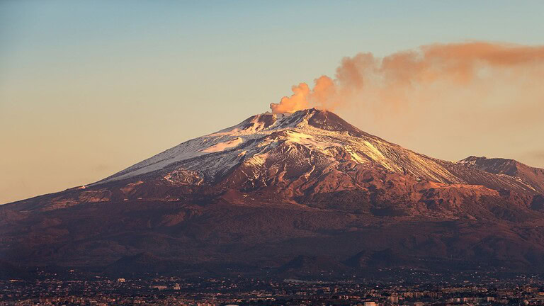 Etna, il tremore vulcanico sale all'improvviso: c'è un'anomalia