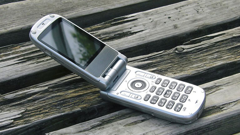 Smartphone dei leader mondiali: non credereste a cosa usano davvero