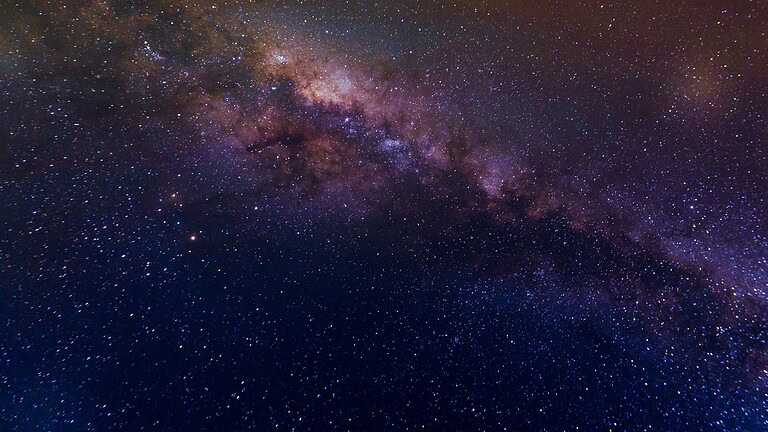 Pianeti vaganti: trilioni di mondi con possibile vita ma senza stella nella Via Lattea