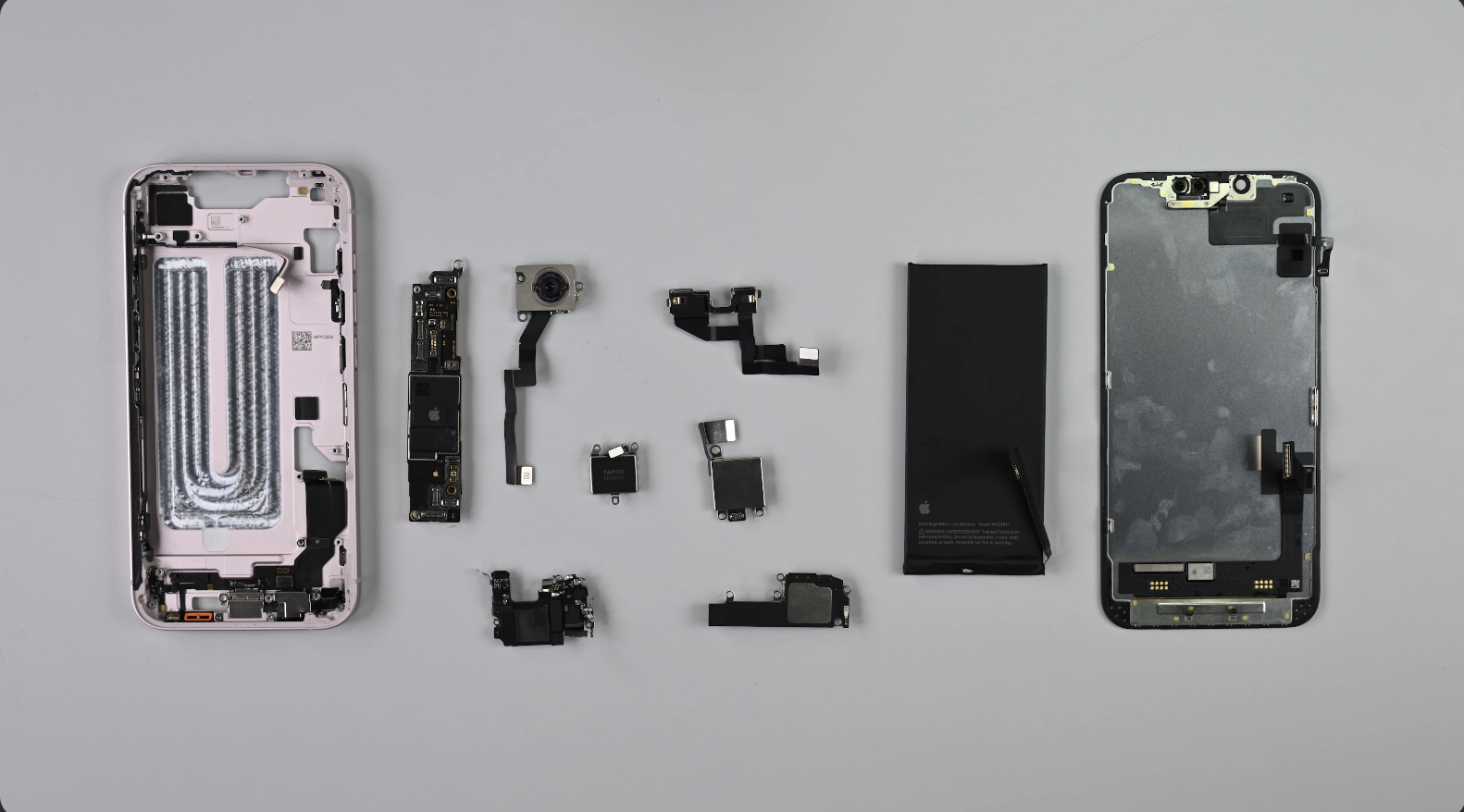 iPhone 17e: il pannello MagSafe funziona anche su iPhone 16e