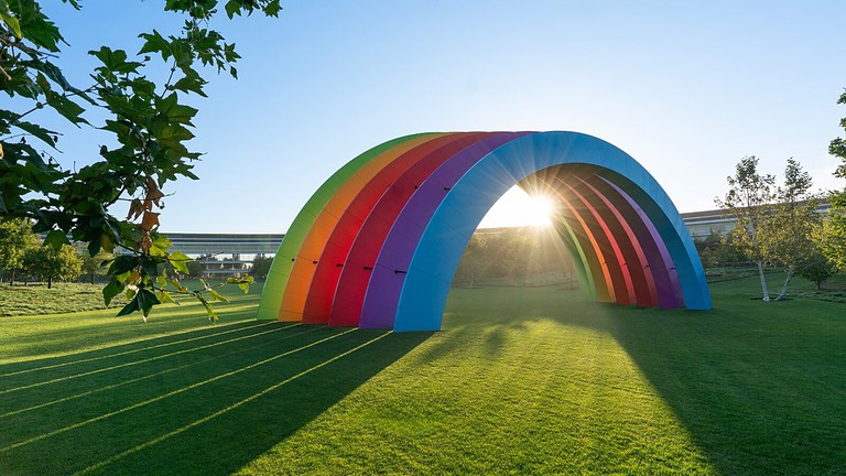 Apple festeggia 50 anni con un gran finale segreto ad Apple Park - Apple 50 anniversario