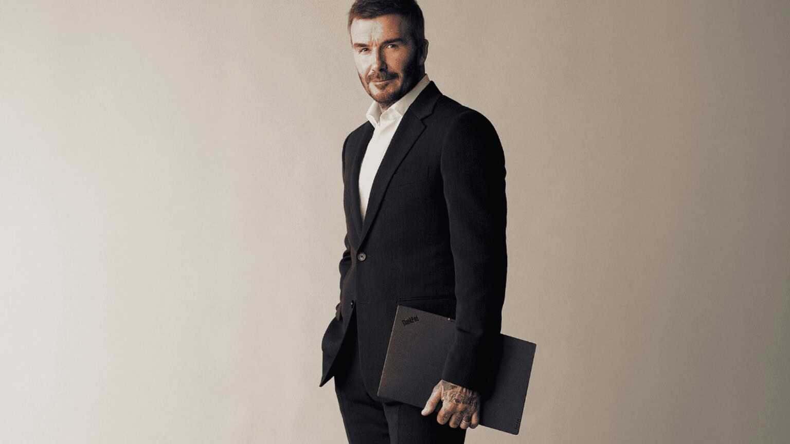 Lenovo sceglie David Beckham come partner globale per l'AI nello sport