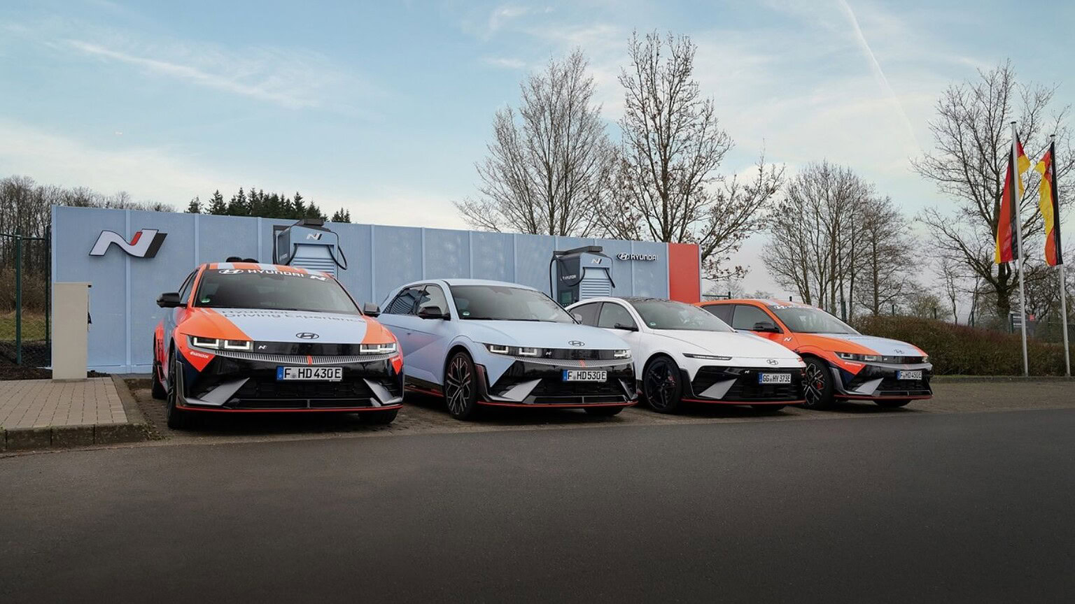Hyundai installa colonnine da 400 kW al Nürburgring: gratis per IONIQ N