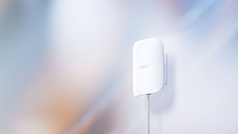 eero Outdoor 7 è ufficiale: Wi-Fi 7 per esterni fino a 1400 metri quadri