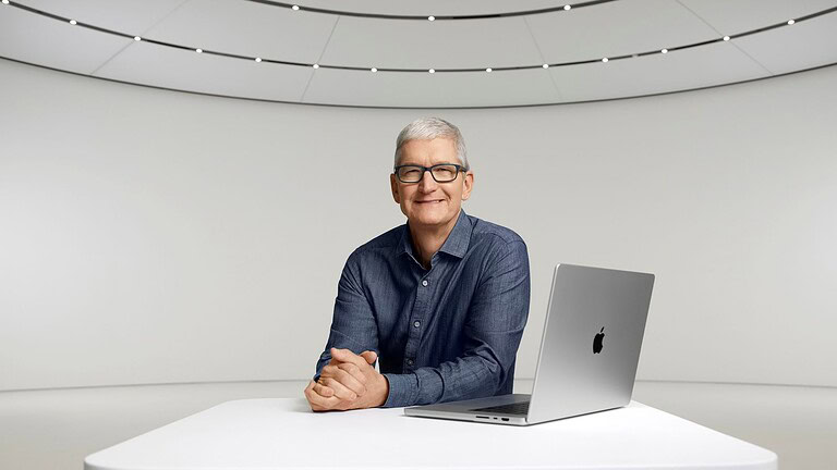 Tim Cook non lascia Apple: smentite le voci sul ritiro