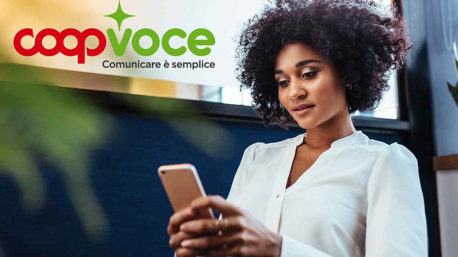 CoopVoce EVO 30 offre 30 GB, minuti illimitati e 1000 SMS a 4,90 euro al mese con prezzo stabile e attivazione anche tramite eSIM.