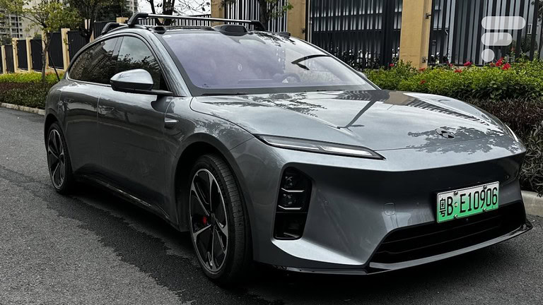 NIO ET5 Touring: la shooting brake che si ricarica in 3 minuti