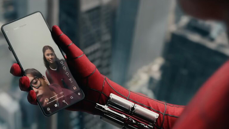 Samsung Galaxy Z Flip 7 avvistato nel trailer di Spider-Man: ecco perché
