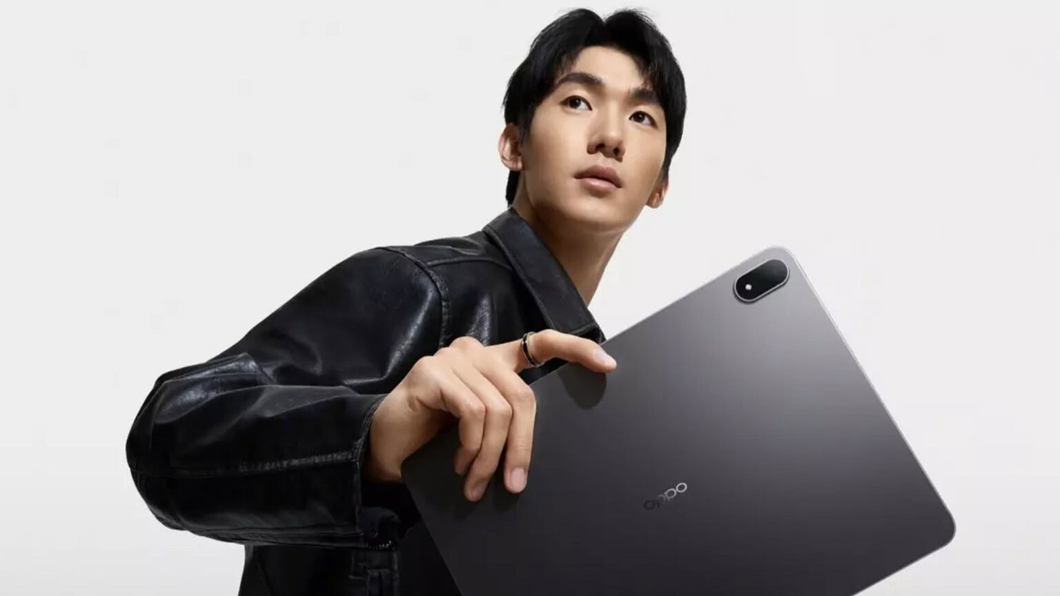 Oppo Pad 5 Pro si fa vedere sul web, svelate anche alcune specifiche