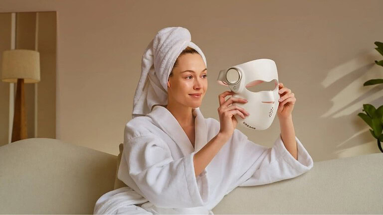 Dreame lancia la maschera LED antietà per il viso: il prezzo