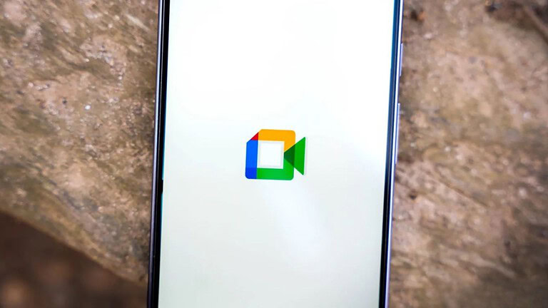 Google Meet arriva su Apple CarPlay: riunioni in auto senza mani