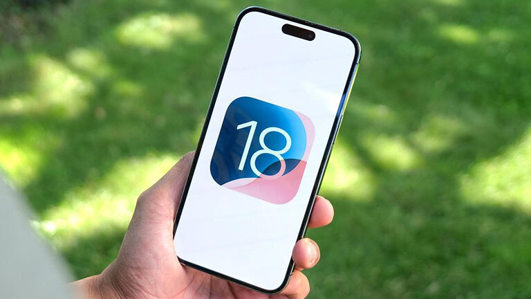 iOS 18.7.7 ora disponibile per tutti: cosa era successo prima